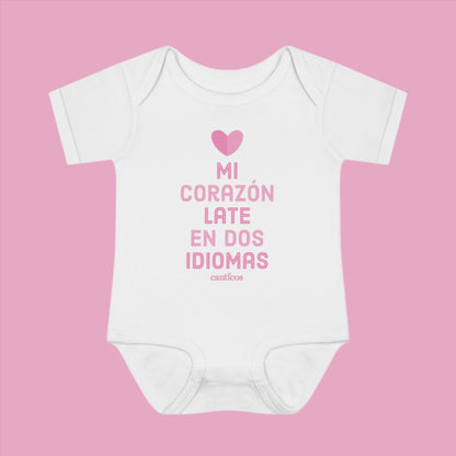 Mi Corazon late en dos Idiomas Onesie