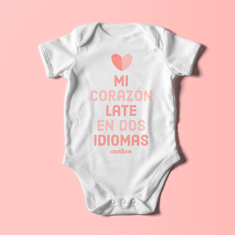 Mi Corazon late en dos Idiomas Onesie